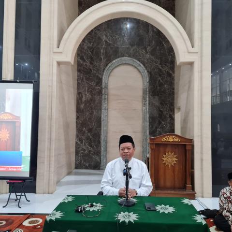 KAJIAN AHAD "KUNCI HIDUP BIJAK DI ERA GADUH" BERSAMA PROF. DR. BIYANTO, M. Pd