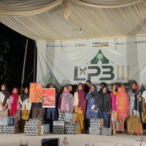 Bandung Bondowoso Gagal Bangun Seribu Kopdes, Roro Jonggrang Dikutuk Jadi Ciki Kopdes: Satire Menggelitik dari Mugaru di Panggung LPB HW
